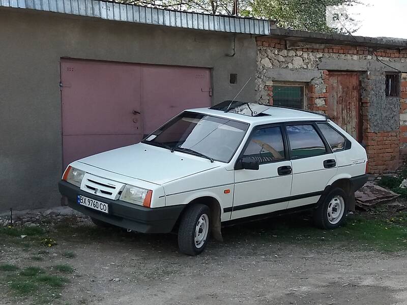 Хэтчбек ВАЗ / Lada 2109 1991 в Каменец-Подольском