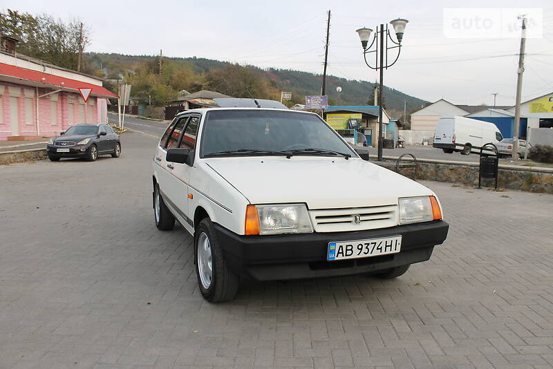Хэтчбек ВАЗ / Lada 2109 1992 в Могилев-Подольске