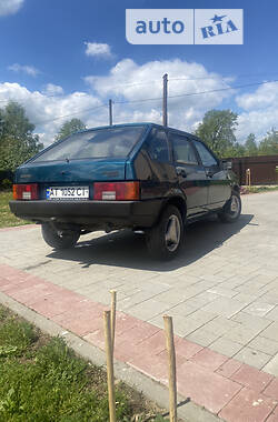 Хэтчбек ВАЗ / Lada 2109 2000 в Болехове