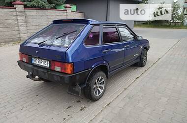 Хэтчбек ВАЗ / Lada 2109 2002 в Луцке