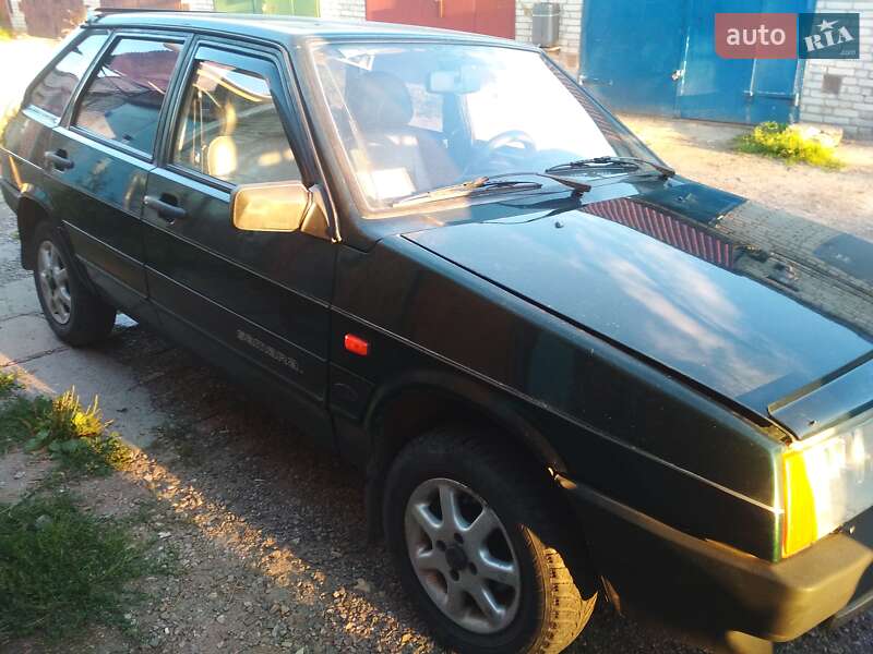 Хэтчбек ВАЗ / Lada 2109 2002 в Львове