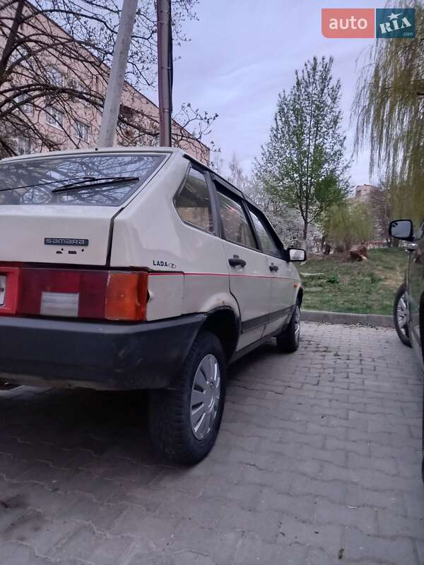 Хэтчбек ВАЗ / Lada 2109 1996 в Черновцах