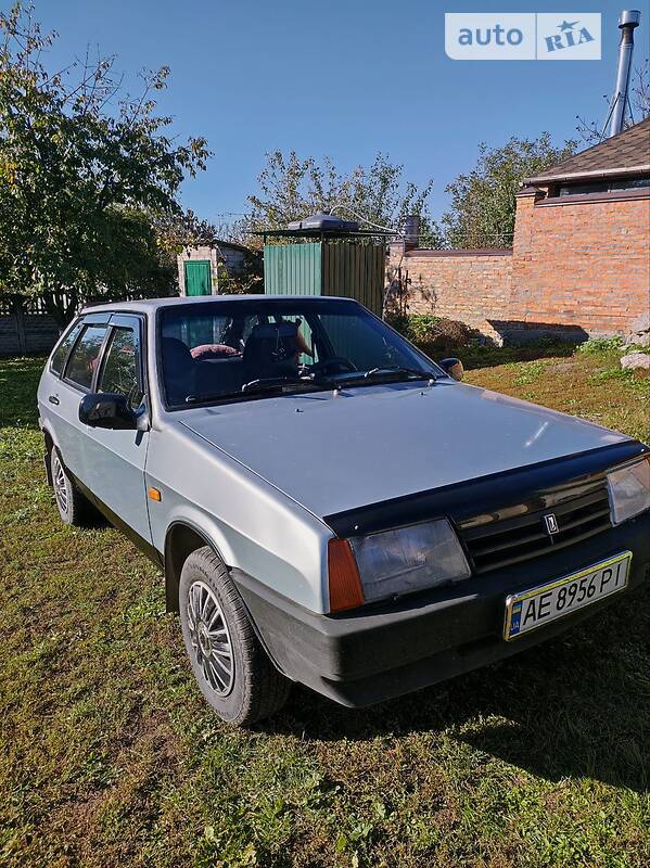 Хэтчбек ВАЗ 2109 2002 в 