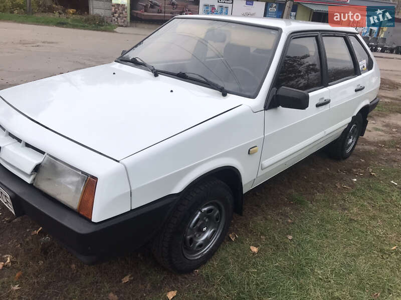 Хэтчбек ВАЗ / Lada 2109 1990 в Хороле