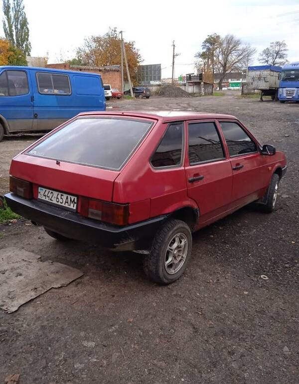 Хэтчбек ВАЗ / Lada 2109 1998 в Первомайске