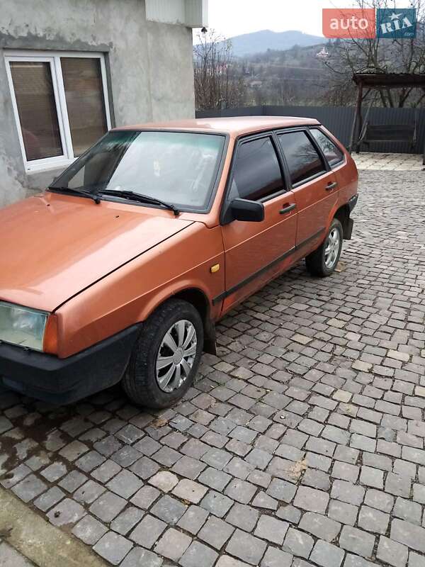 Хэтчбек ВАЗ 2109 1998 в 