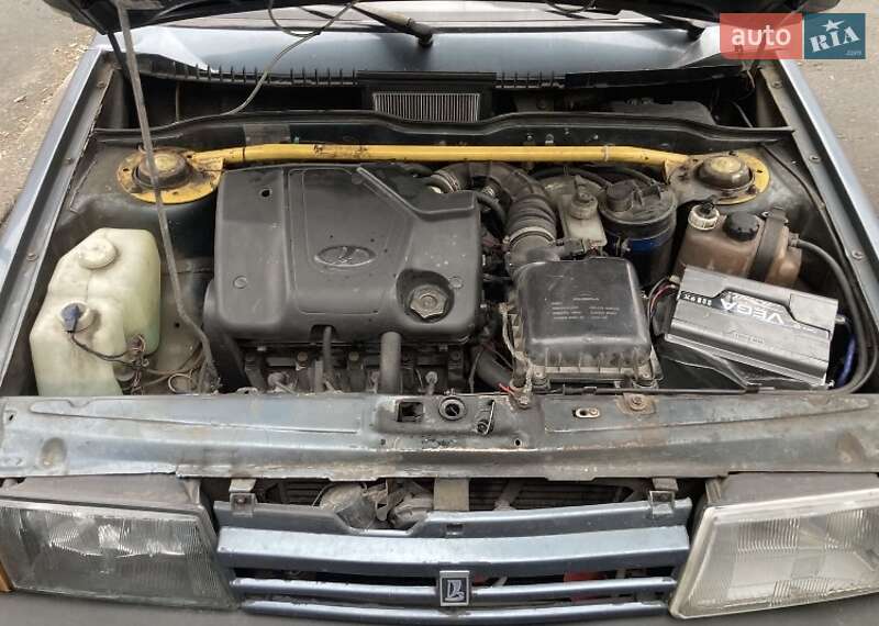 Хэтчбек ВАЗ / Lada 2109 2001 в Полтаве