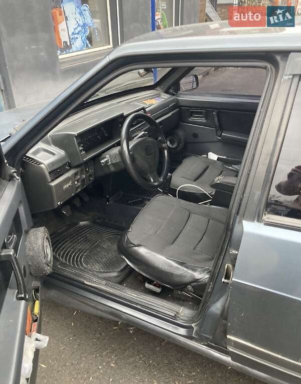 Хэтчбек ВАЗ / Lada 2109 2001 в Полтаве