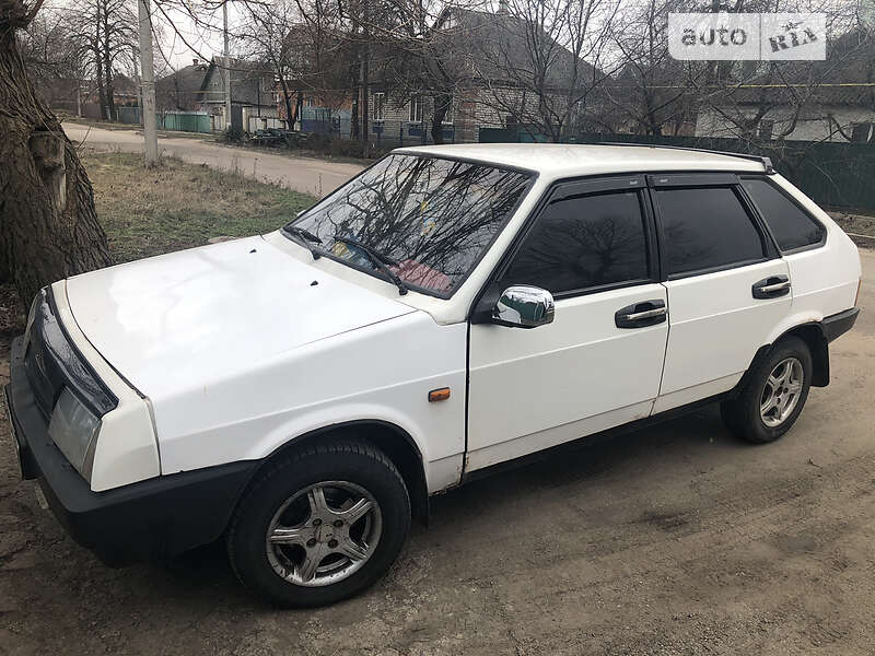 Хэтчбек ВАЗ / Lada 2109 1997 в Устиновке