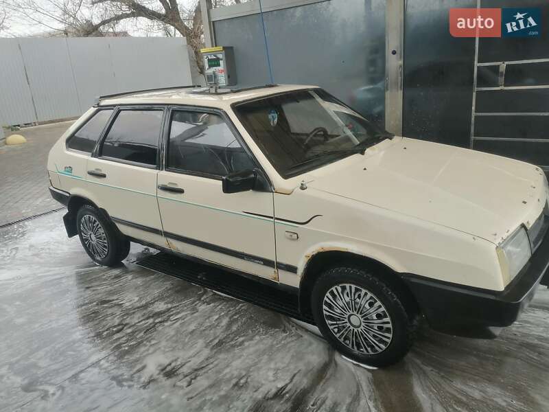 Хэтчбек ВАЗ / Lada 2109 1997 в Николаеве фото 6 Хэтчбек ВАЗ / Lada 2109 1997 в Николаеве