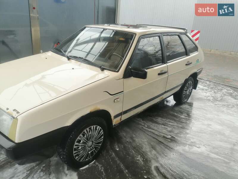 Хэтчбек ВАЗ / Lada 2109 1997 в Николаеве фото 5 Хэтчбек ВАЗ / Lada 2109 1997 в Николаеве
