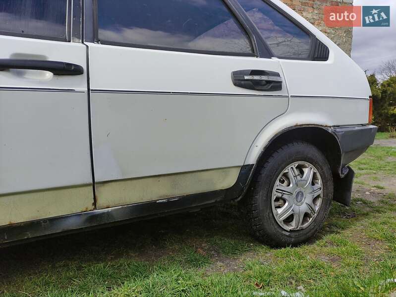 Хэтчбек ВАЗ / Lada 2109 1991 в Ковеле