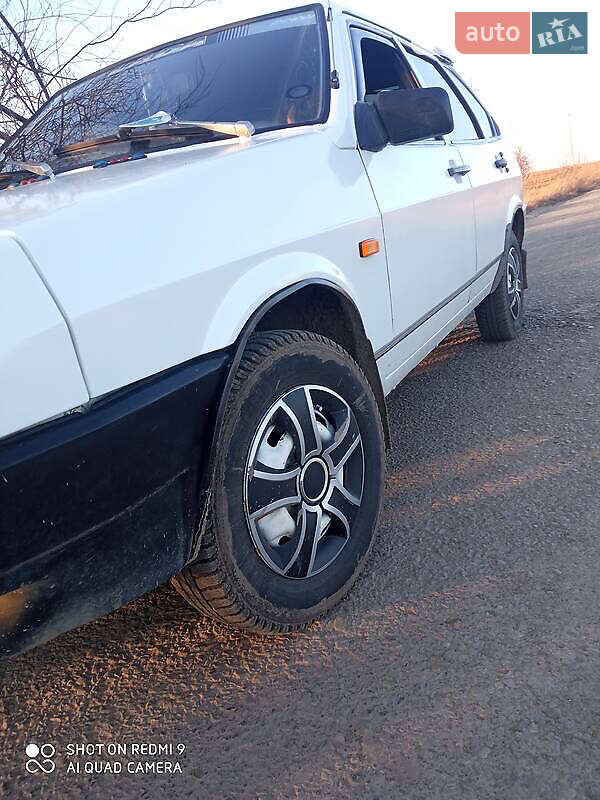 Хэтчбек ВАЗ / Lada 2109 1988 в Борщеве фото 9 Хэтчбек ВАЗ / Lada 2109 1988 в Борщеве
