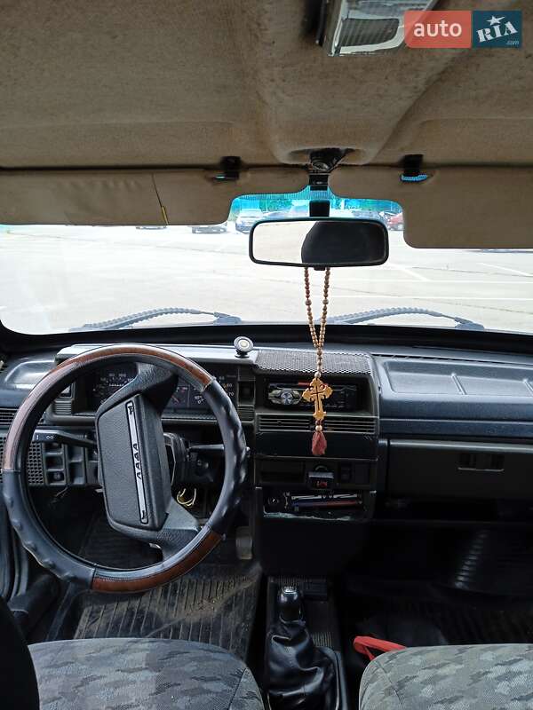Хетчбек ВАЗ / Lada 2109 1999 в Кривому Розі фото 7 Хетчбек ВАЗ / Lada 2109 1999 в Кривому Розі