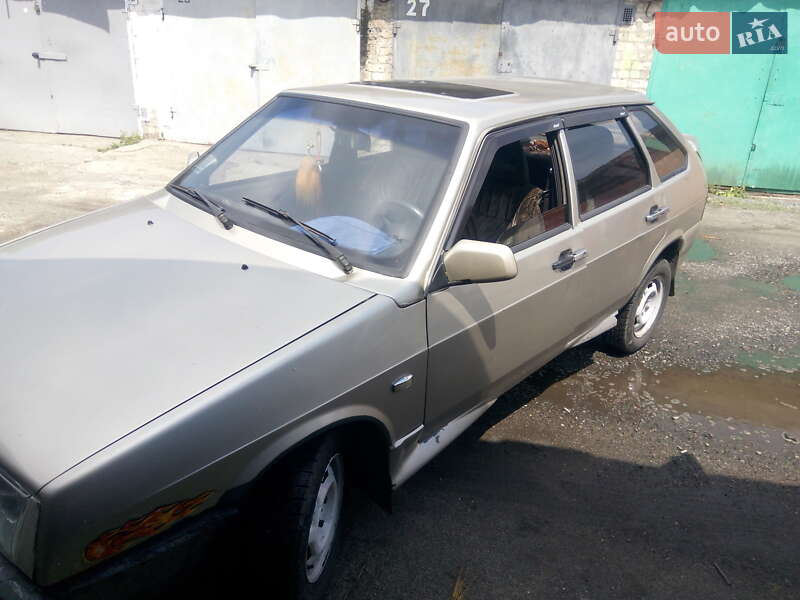 Хетчбек ВАЗ / Lada 2109 1991 в Кривому Розі фото 5 Хетчбек ВАЗ / Lada 2109 1991 в Кривому Розі