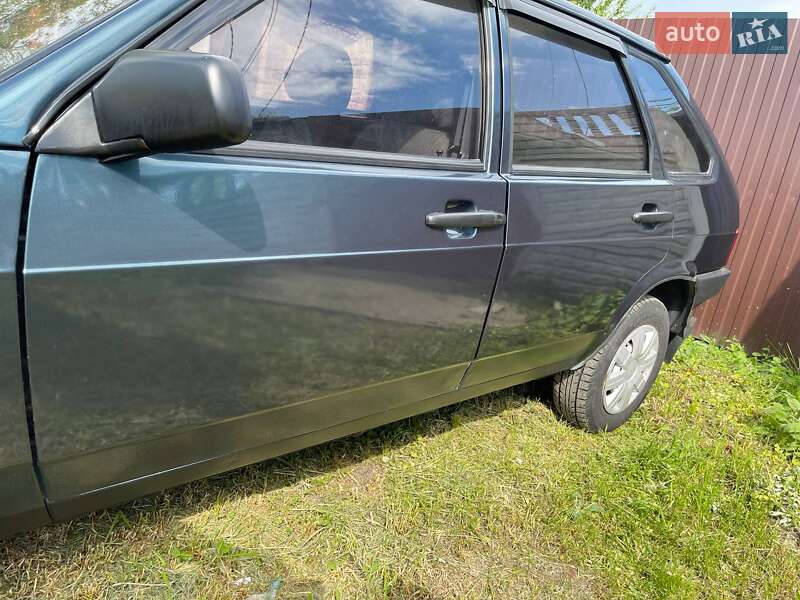 Хэтчбек ВАЗ / Lada 2109 2004 в Харькове