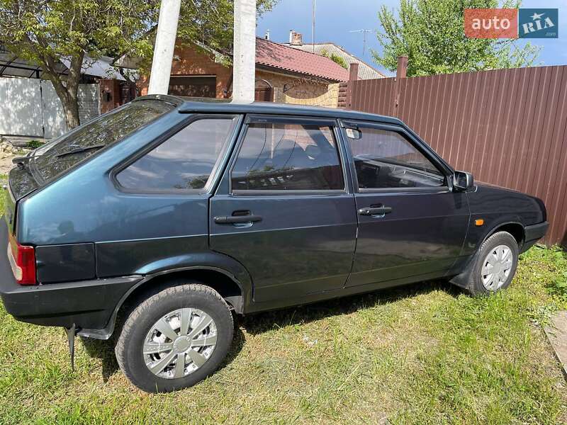 Хэтчбек ВАЗ / Lada 2109 2004 в Харькове