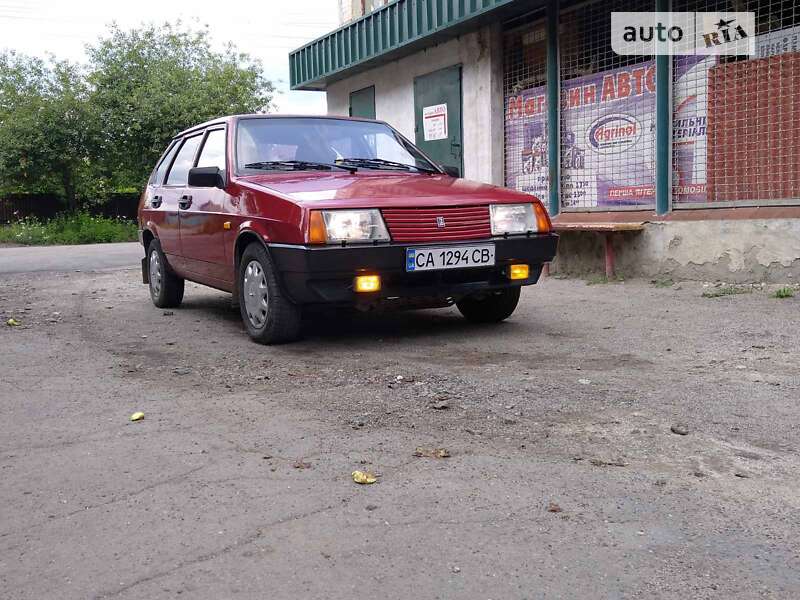 Хэтчбек ВАЗ / Lada 2109 1989 в Ватутино