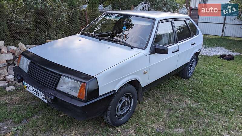 Хэтчбек ВАЗ / Lada 2109 1987 в Ровно фото 2 Хэтчбек ВАЗ / Lada 2109 1987 в Ровно
