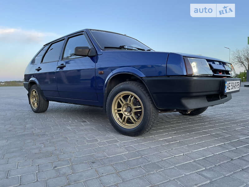 Хэтчбек ВАЗ / Lada 2109 1990 в Каменском