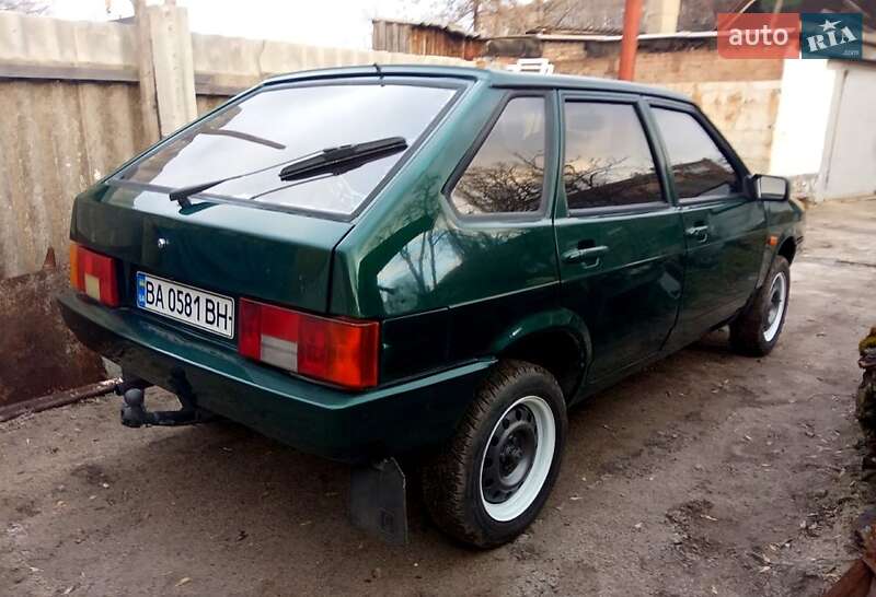 Хэтчбек ВАЗ / Lada 2109 2002 в Кропивницком