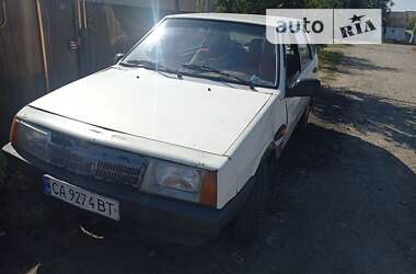 Хэтчбек ВАЗ / Lada 2109 1991 в Шполе