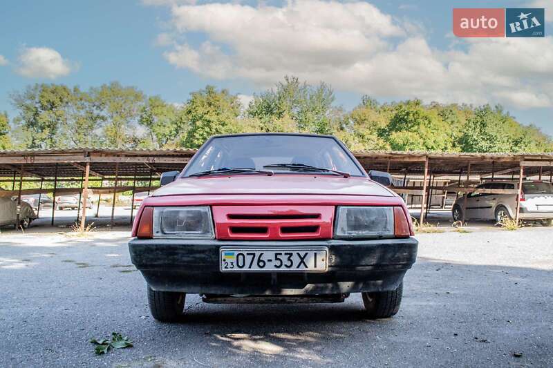 Хэтчбек ВАЗ / Lada 2109 1990 в Каменец-Подольском