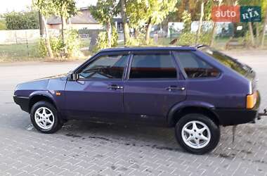 Хэтчбек ВАЗ / Lada 2109 2002 в Львове