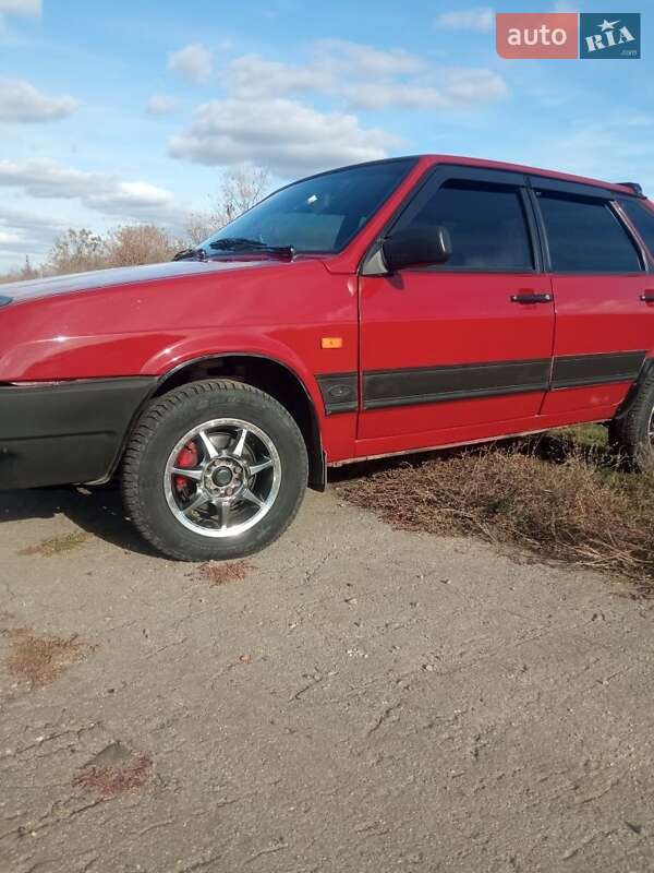 Хэтчбек ВАЗ / Lada 2109 1996 в Новой Водолаге