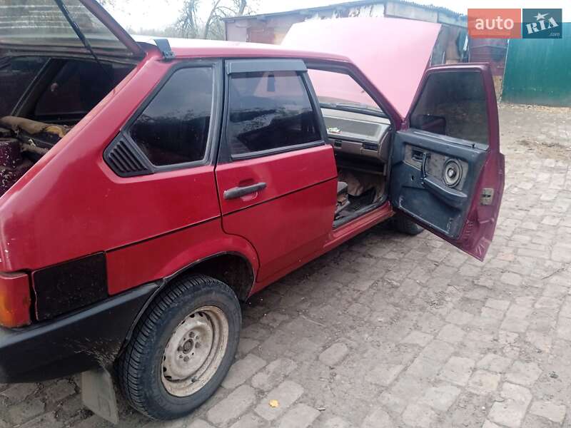 Хэтчбек ВАЗ / Lada 2109 1987 в Казанке