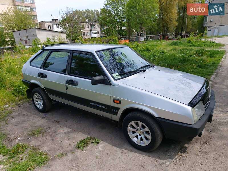 Хэтчбек ВАЗ / Lada 2109 2003 в Каменском фото 10 Хэтчбек ВАЗ / Lada 2109 2003 в Каменском