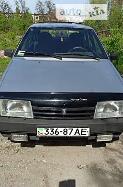 Хэтчбек ВАЗ / Lada 2109 2003 в Каменском