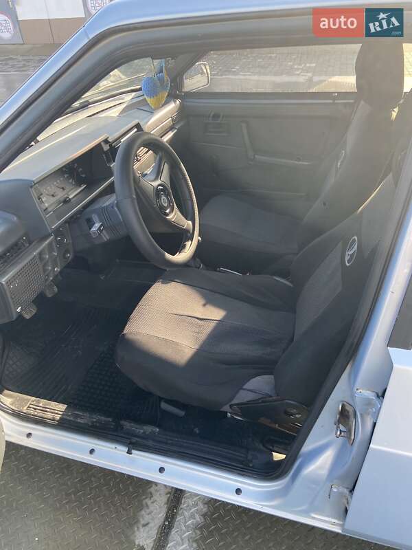 Хетчбек ВАЗ / Lada 2109 2004 в Одесі фото 11 Хетчбек ВАЗ / Lada 2109 2004 в Одесі