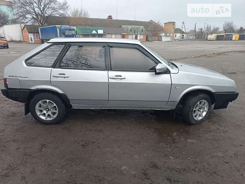 Хэтчбек ВАЗ / Lada 2109 2001 в Шполе