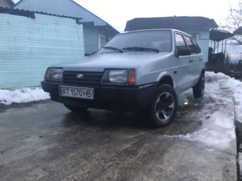 Хетчбек ВАЗ / Lada 2109 1999 в Івано-Франківську