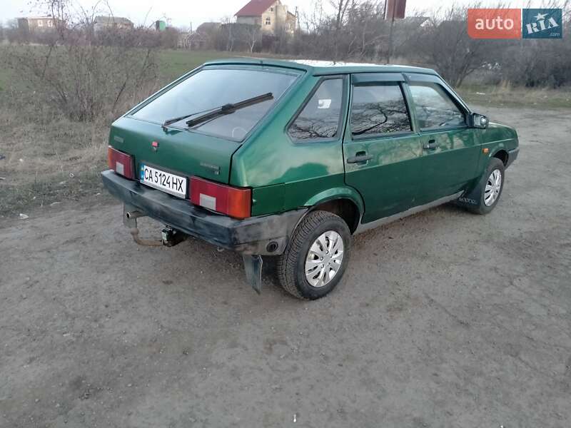 Хэтчбек ВАЗ / Lada 2109 2004 в Одессе