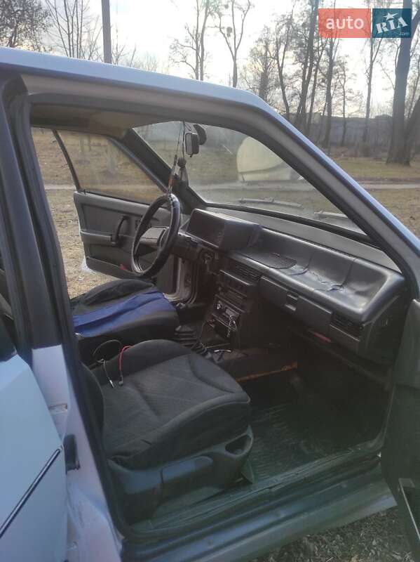 Хэтчбек ВАЗ / Lada 2109 1992 в Лубнах фото 3 Хэтчбек ВАЗ / Lada 2109 1992 в Лубнах