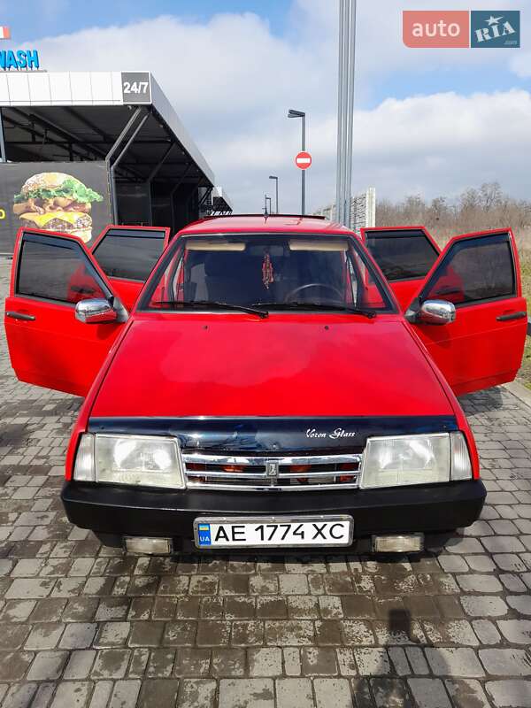 Хэтчбек ВАЗ 2109 1995 в 