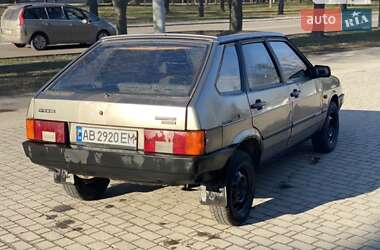 Хэтчбек ВАЗ / Lada 2109 2002 в Звягеле