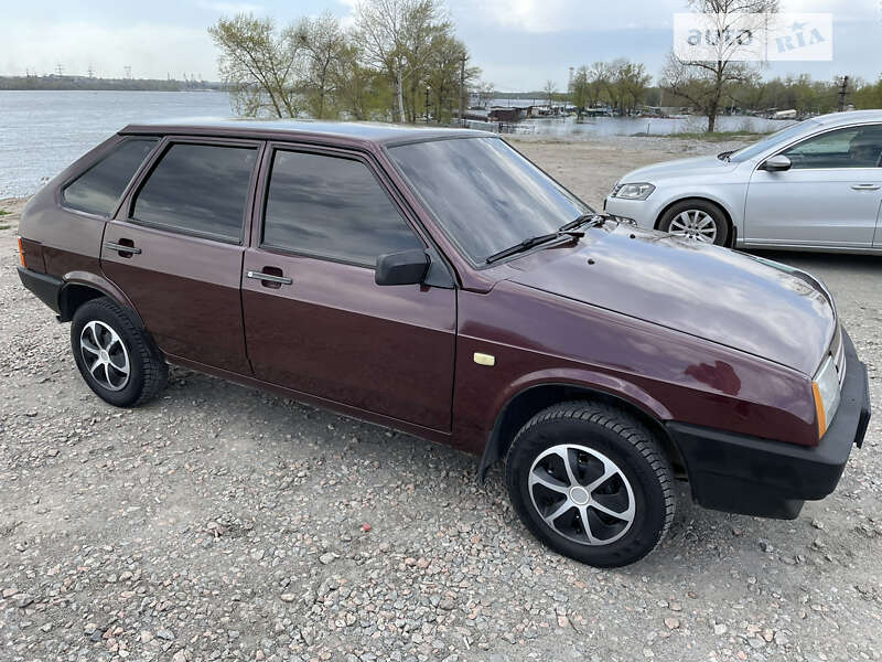 Хэтчбек ВАЗ / Lada 2109 2000 в Днепре