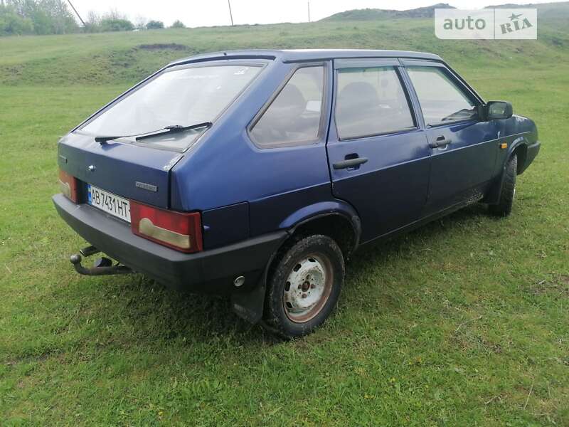 Хэтчбек ВАЗ / Lada 2109 2002 в Каменец-Подольском