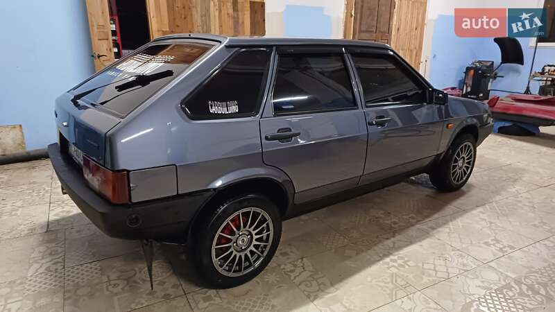 Хэтчбек ВАЗ / Lada 2109 2006 в Олевске