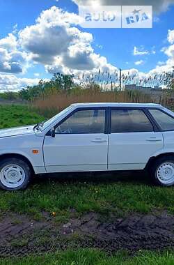 Хэтчбек ВАЗ / Lada 2109 1998 в Кременчуге