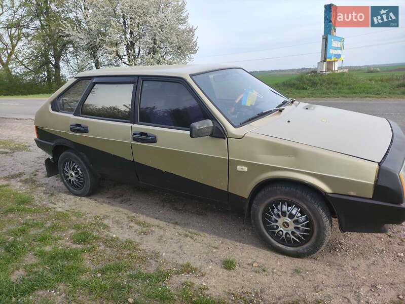 Хэтчбек ВАЗ 2109 1989 в 