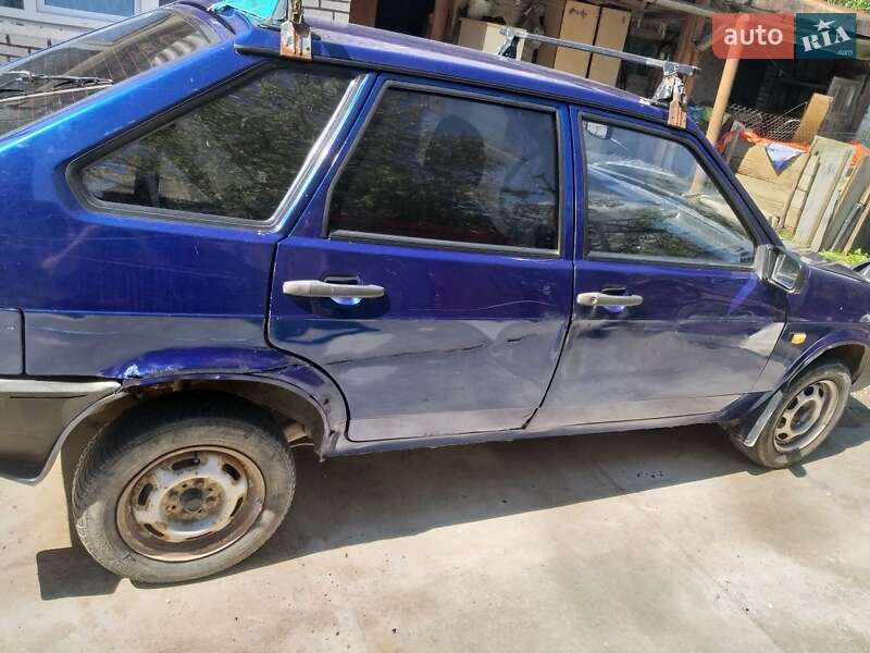 Хэтчбек ВАЗ / Lada 2109 2001 в Львове