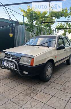 Хетчбек ВАЗ / Lada 2109 1987 в Окнах