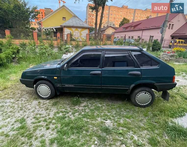 Хэтчбек ВАЗ / Lada 2109 2000 в Львове