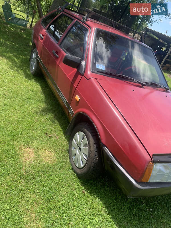 Хэтчбек ВАЗ / Lada 2109 1996 в Мостиске