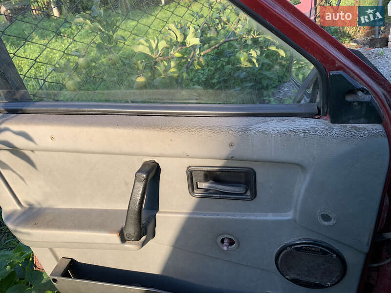 Хэтчбек ВАЗ / Lada 2109 1991 в Киверцах