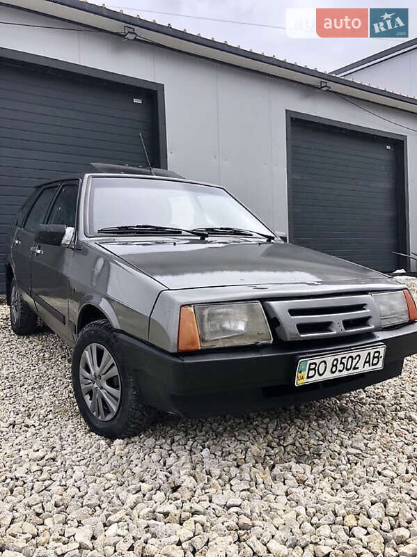 Хэтчбек ВАЗ / Lada 2109 1991 в Тернополе фото 3 Хэтчбек ВАЗ / Lada 2109 1991 в Тернополе